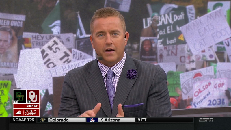 Illustration for article titled "Urban Meyer Is A Juggalo": Your College GameDay Sign Roundup